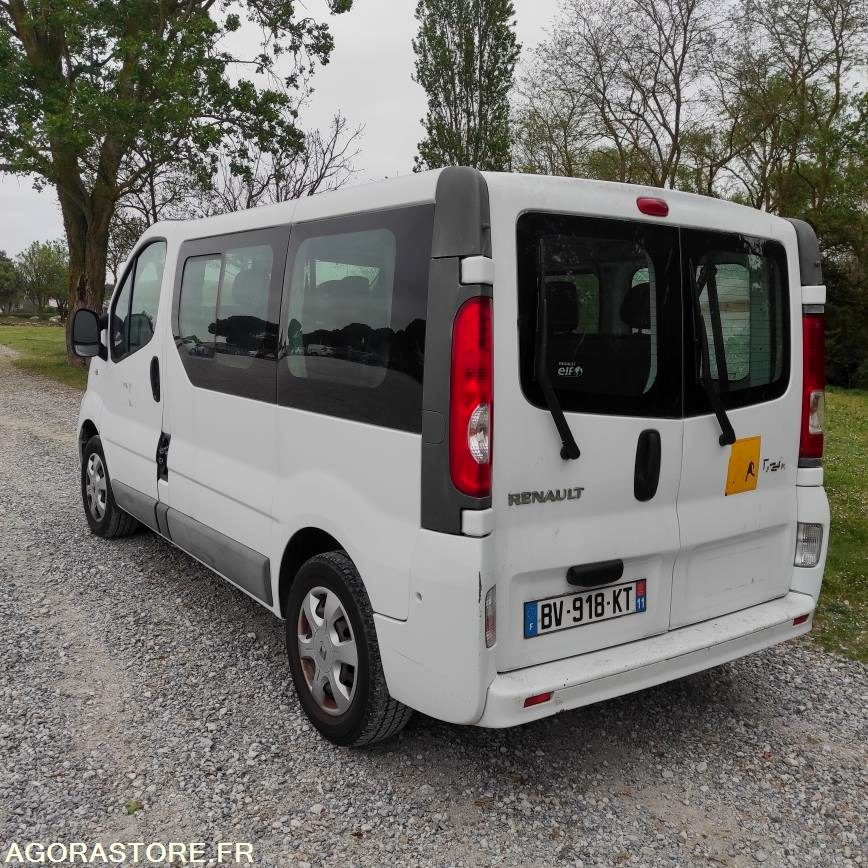 RENAULT TRAFIC PASSENGER L1H1 2.0 DCI 90 CV - Minibus, Furgon pasagjerësh: foto 4 RENAULT TRAFIC PASSENGER L1H1 2.0 DCI 90 CV - Minibus, Furgon pasagjerësh: foto 4