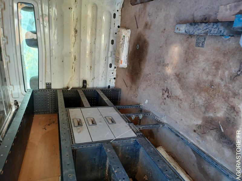 RENAULT TRAFIC / REF SCP : 818 - Furgon: foto 4 RENAULT TRAFIC / REF SCP : 818 - Furgon: foto 4