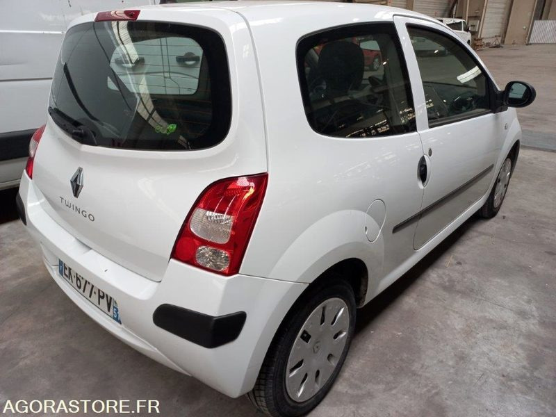 RENAULT TWINGO EK-677-PV - Veturë: foto 4 RENAULT TWINGO EK-677-PV - Veturë: foto 4