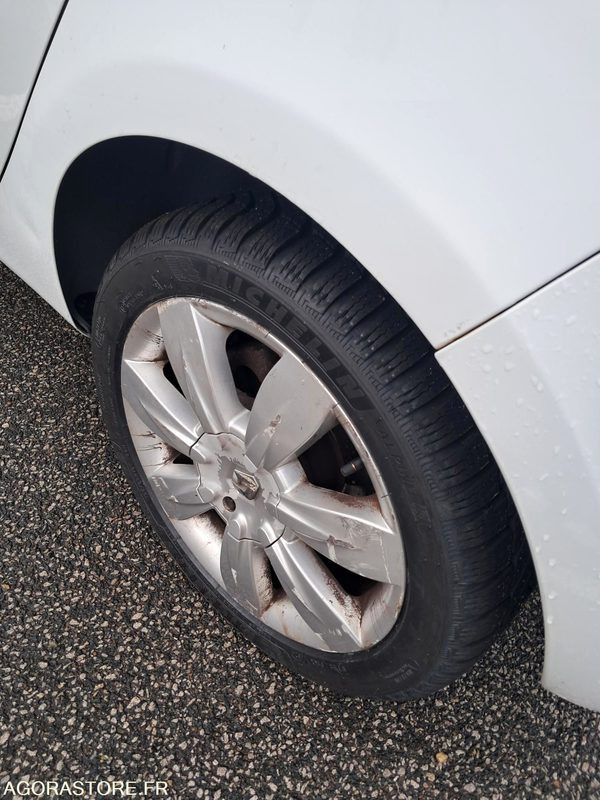 Renault CLIO 3 -2011 - Veturë: foto 5 Renault CLIO 3 -2011 - Veturë: foto 5