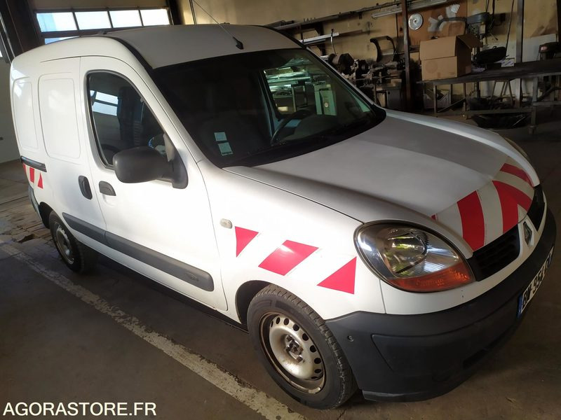 Renault KANGOO DCI 198610kms 2006 - Furgon i vogël: foto 4 Renault KANGOO DCI 198610kms 2006 - Furgon i vogël: foto 4