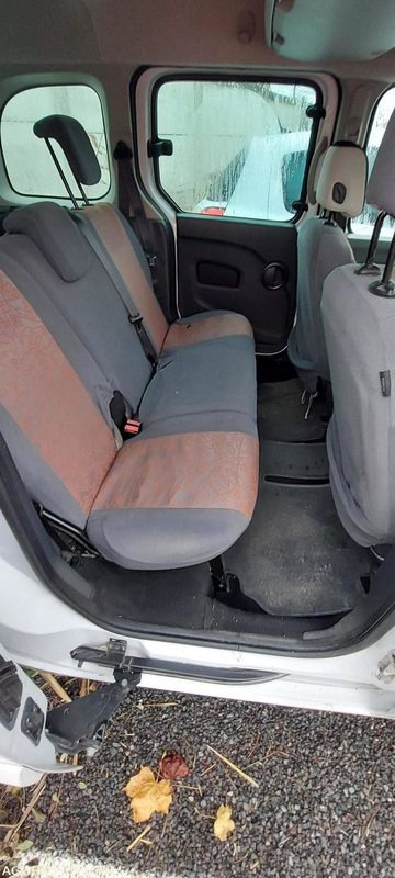 Renault Kangoo - 2013 - 284004kms - Veturë: foto 4 Renault Kangoo - 2013 - 284004kms - Veturë: foto 4