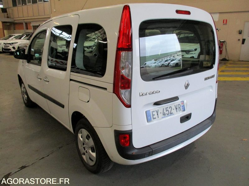 Renault Kangoo 5 places - 2018 - 89960 kms - Veturë: foto 4 Renault Kangoo 5 places - 2018 - 89960 kms - Veturë: foto 4