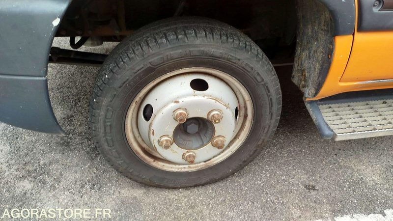 Renault Mascott - 2003 - 191219km - 463BDE31 - Kamioncine vetëshkarkuese: foto 5 Renault Mascott - 2003 - 191219km - 463BDE31 - Kamioncine vetëshkarkuese: foto 5