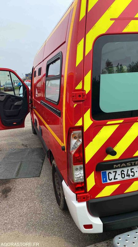 Renault Master III - 23/10/2013 - Ambulancë: foto 3 Renault Master III - 23/10/2013 - Ambulancë: foto 3