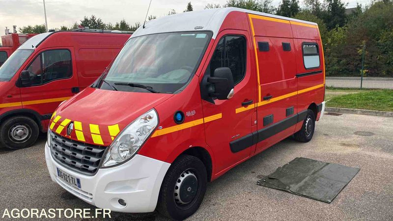 Renault Master III dci 125 - 18/06/2014 - Ambulancë: foto 1 Renault Master III dci 125 - 18/06/2014 - Ambulancë: foto 1