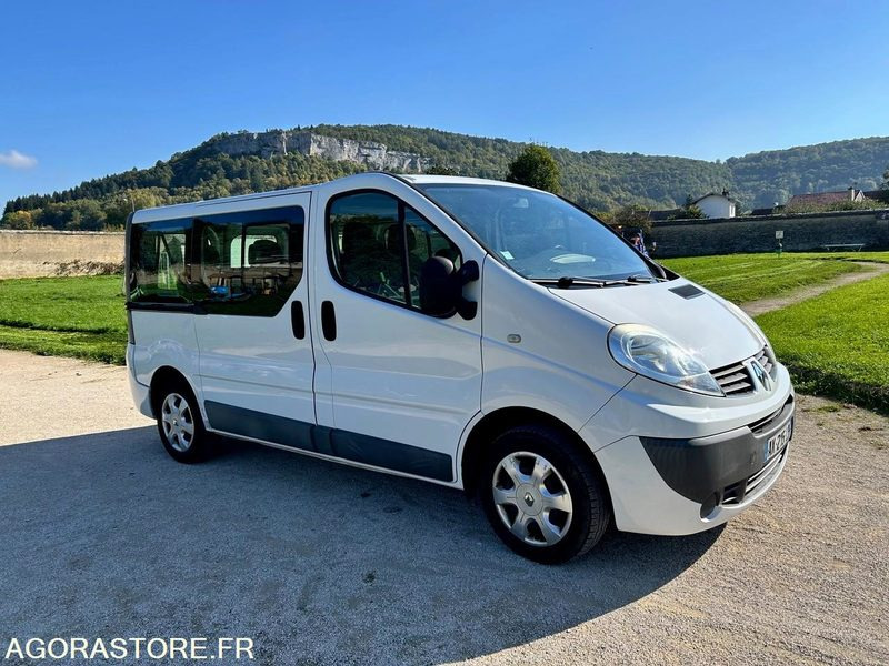 Renault Trafic 2 - 2010 - 141000 kms - Minibus, Furgon pasagjerësh: foto 1 Renault Trafic 2 - 2010 - 141000 kms - Minibus, Furgon pasagjerësh: foto 1