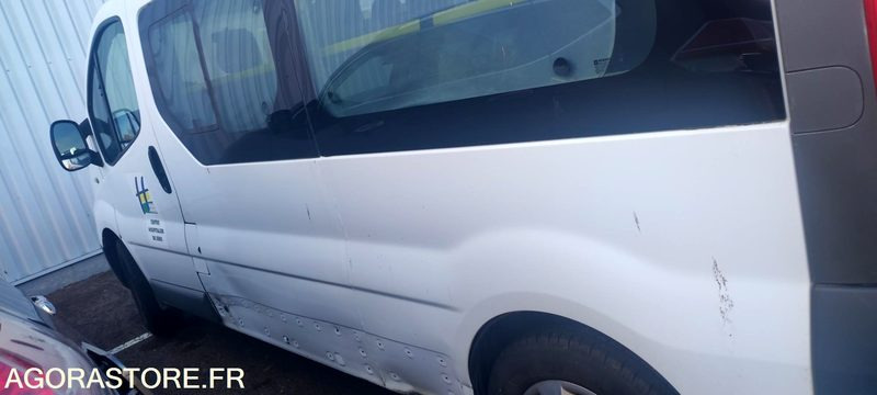 Renault Trafic 2 combi phrase . 2.0 dci 16v minibus long 90 cv - Minibus, Furgon pasagjerësh: foto 2 Renault Trafic 2 combi phrase . 2.0 dci 16v minibus long 90 cv - Minibus, Furgon pasagjerësh: foto 2