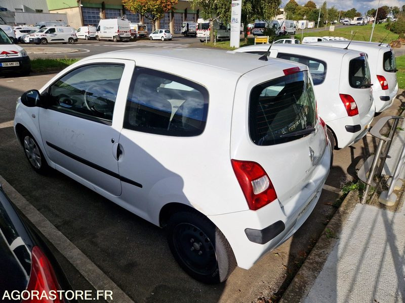 Renault Twingo - 2009 - 101299 - 430AQQ29 - Veturë: foto 4 Renault Twingo - 2009 - 101299 - 430AQQ29 - Veturë: foto 4
