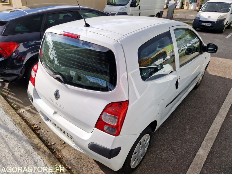 Renault Twingo - 2009 - 101299 - 430AQQ29 - Veturë: foto 3 Renault Twingo - 2009 - 101299 - 430AQQ29 - Veturë: foto 3