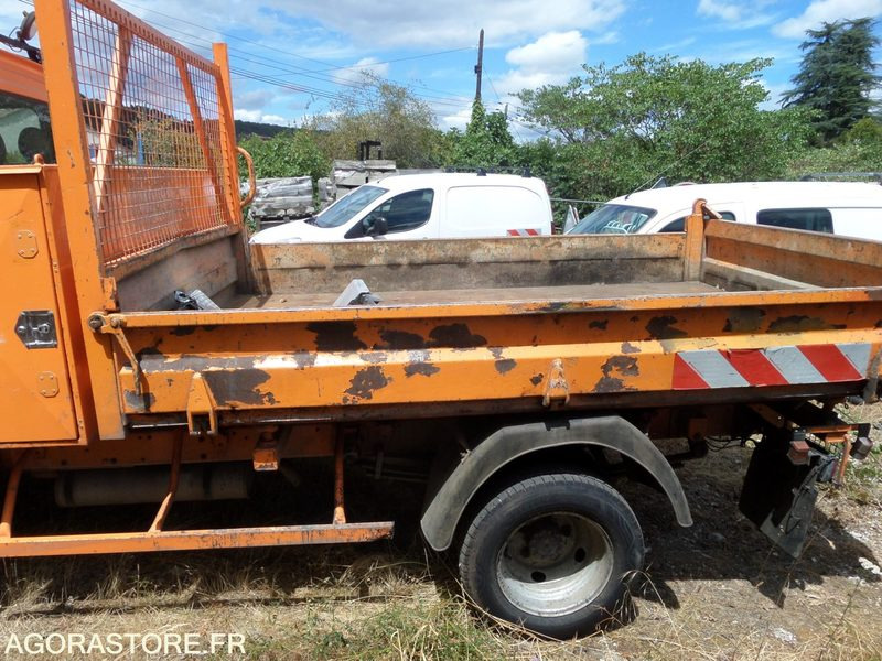 Renault mascott tribenne 5T- 310000km - 2001 (BY-529-FQ) - Kamioncine vetëshkarkuese: foto 3 Renault mascott tribenne 5T- 310000km - 2001 (BY-529-FQ) - Kamioncine vetëshkarkuese: foto 3