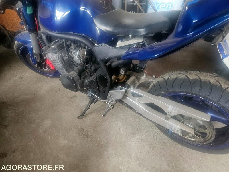 SUZUKI GSF 650 SANS CG VENTE POUR PIECE - Motoçikleta: foto 2 SUZUKI GSF 650 SANS CG VENTE POUR PIECE - Motoçikleta: foto 2
