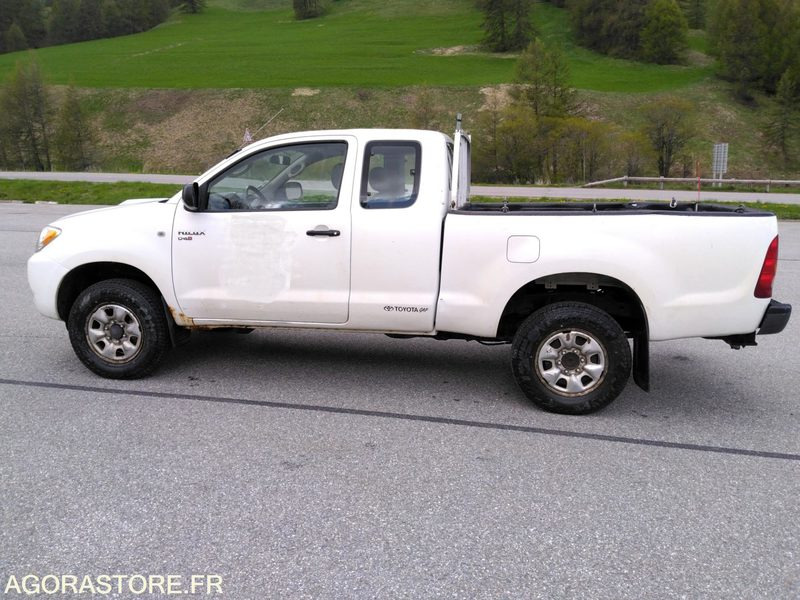 TOYOTA HILUX - Kamioncine vetëshkarkuese: foto 4 TOYOTA HILUX - Kamioncine vetëshkarkuese: foto 4