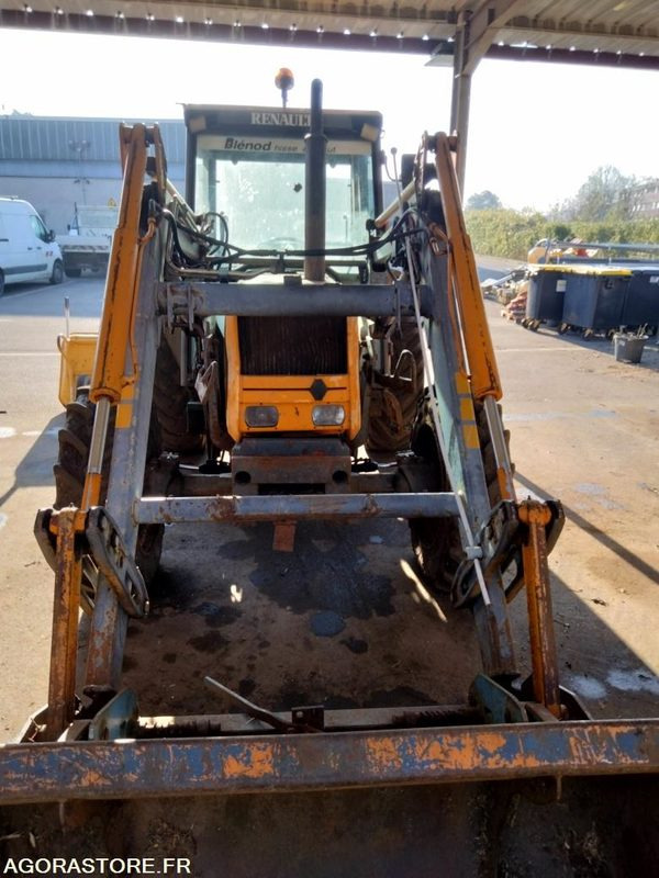 TRACTEUR CHARGEUR RENAULT 754 - 70 CV - Traktor: foto 2 TRACTEUR CHARGEUR RENAULT 754 - 70 CV - Traktor: foto 2