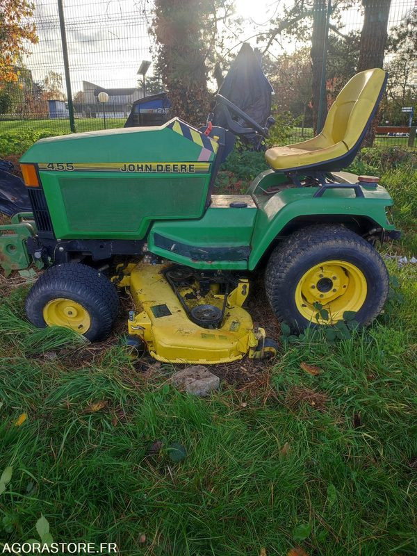 TRACTEUR TONDEUSE JOHN DEERE 455 - Korrëse bari i kopshtit: foto 1 TRACTEUR TONDEUSE JOHN DEERE 455 - Korrëse bari i kopshtit: foto 1