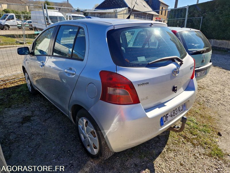 Toyota Yaris - DF483KJ - 2007 - 146975km - Veturë: foto 4 Toyota Yaris - DF483KJ - 2007 - 146975km - Veturë: foto 4