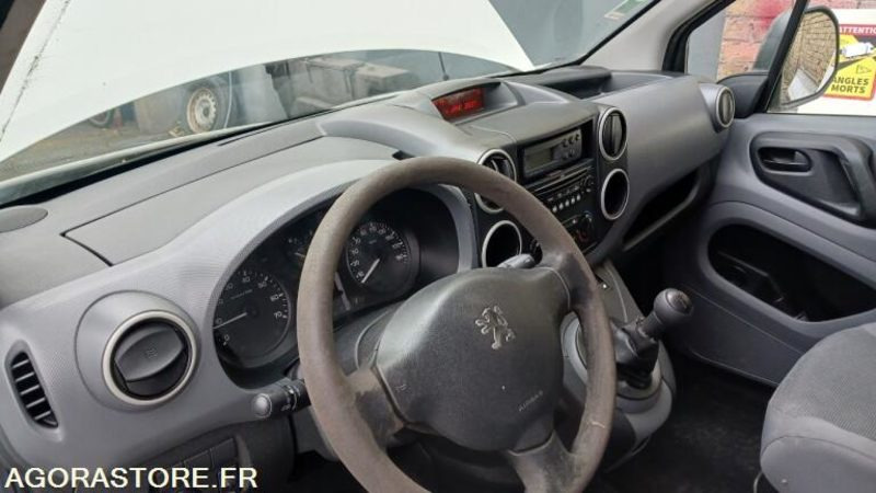 Furgon i vogël VEHICULE FRIGORIFIQUE PEUGEOT PARTNER AB519FR: foto 9
