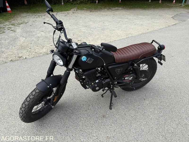 VÉHICULE RÉCUPÉRABLE A QUIBERON - 1 Moto 125cc Scrambler AM64 - Archive - Motoçikleta: foto 1 VÉHICULE RÉCUPÉRABLE A QUIBERON - 1 Moto 125cc Scrambler AM64 - Archive - Motoçikleta: foto 1