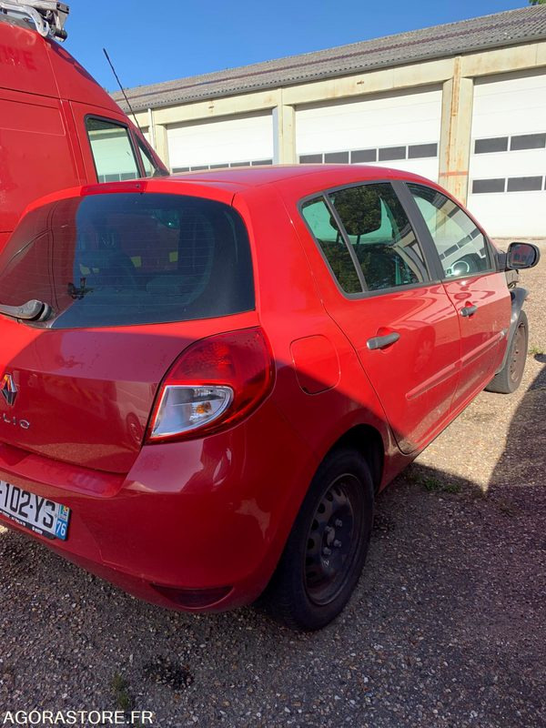 VL RENAULT CLIO3 AB102YS - Veturë: foto 4 VL RENAULT CLIO3 AB102YS - Veturë: foto 4