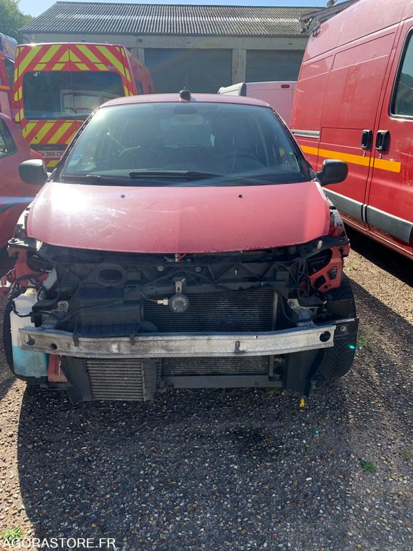 VL RENAULT CLIO3 AB102YS - Veturë: foto 2 VL RENAULT CLIO3 AB102YS - Veturë: foto 2