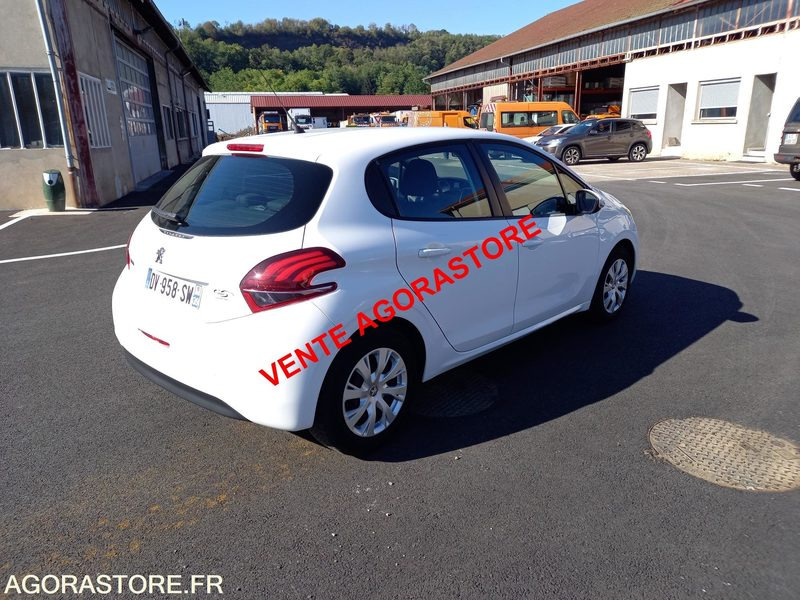Vends Peugeot 208 essence - Veturë: foto 5 Vends Peugeot 208 essence - Veturë: foto 5