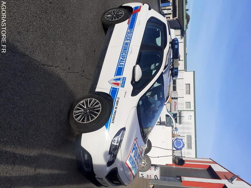 Peugeot 2008 police municipale - SUV: foto 4 Peugeot 2008 police municipale - SUV: foto 4