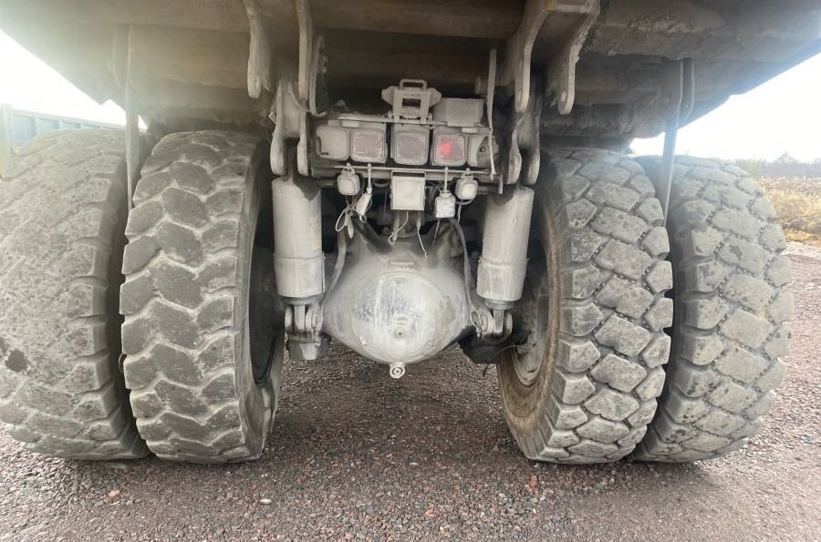 Komatsu HD405-7 - Shkarkues i palëvizshëm: foto 5 Komatsu HD405-7 - Shkarkues i palëvizshëm: foto 5