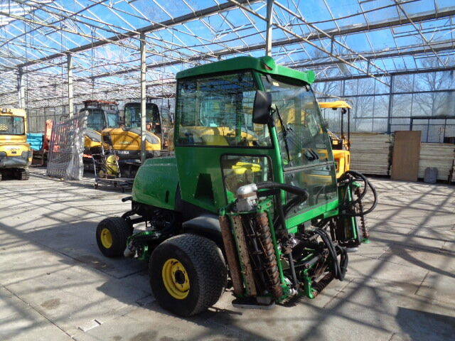 John Deere 3235C - Korrëse bari i kopshtit: foto 3 John Deere 3235C - Korrëse bari i kopshtit: foto 3