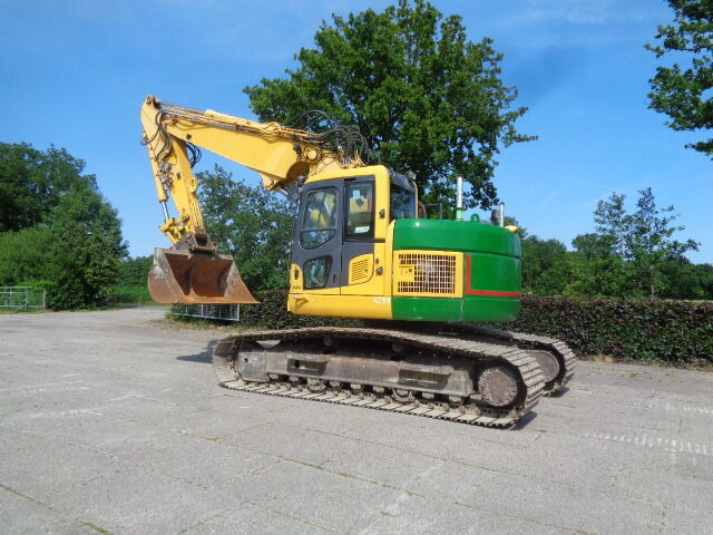 Komatsu PC228uslc-8 - Ekskavator me zinxhirë: foto 1 Komatsu PC228uslc-8 - Ekskavator me zinxhirë: foto 1