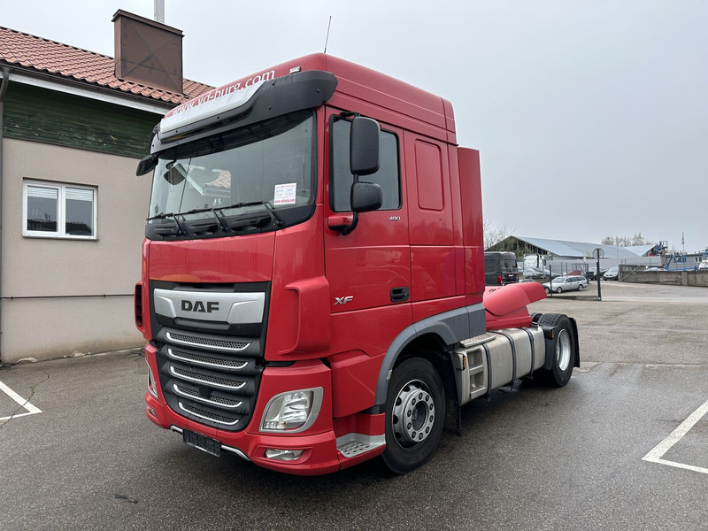 DAF XF - Gjysmë-kamion: foto 2 DAF XF - Gjysmë-kamion: foto 2