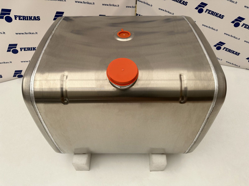Iveco New aluminum fuel tank 300L - Serbatori i karburantit për Kamioni: foto 1 Iveco New aluminum fuel tank 300L - Serbatori i karburantit për Kamioni: foto 1
