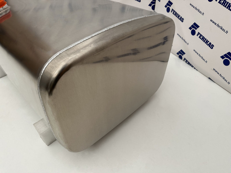 Iveco New aluminum fuel tank 350L - Serbatori i karburantit për Kamioni: foto 2 Iveco New aluminum fuel tank 350L - Serbatori i karburantit për Kamioni: foto 2