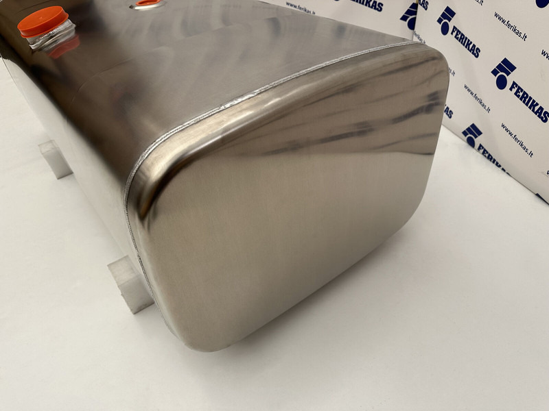 Iveco New aluminum fuel tank 400L - Serbatori i karburantit për Kamioni: foto 2 Iveco New aluminum fuel tank 400L - Serbatori i karburantit për Kamioni: foto 2