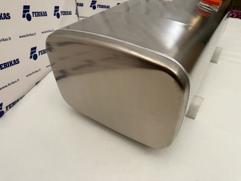 Iveco New aluminum fuel tank 400L - Serbatori i karburantit për Kamioni: foto 3 Iveco New aluminum fuel tank 400L - Serbatori i karburantit për Kamioni: foto 3
