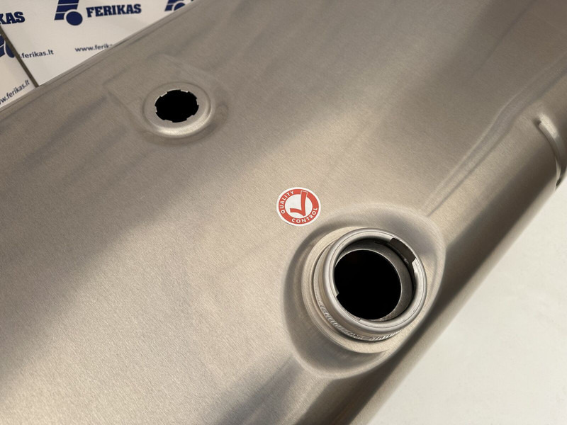 Iveco New aluminum fuel tank 500L - Serbatori i karburantit për Kamioni: foto 4 Iveco New aluminum fuel tank 500L - Serbatori i karburantit për Kamioni: foto 4