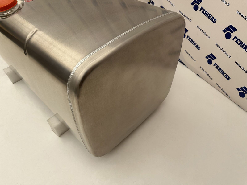 Iveco New aluminum fuel tank 500L - Serbatori i karburantit për Kamioni: foto 2 Iveco New aluminum fuel tank 500L - Serbatori i karburantit për Kamioni: foto 2