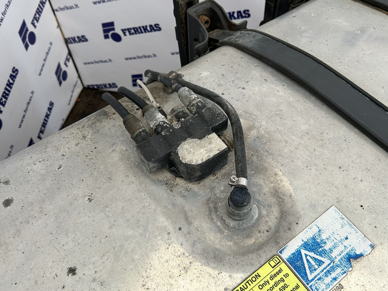 Scania 500L complete fuel tank with brackets - Serbatori i karburantit për Kamioni: foto 5 Scania 500L complete fuel tank with brackets - Serbatori i karburantit për Kamioni: foto 5