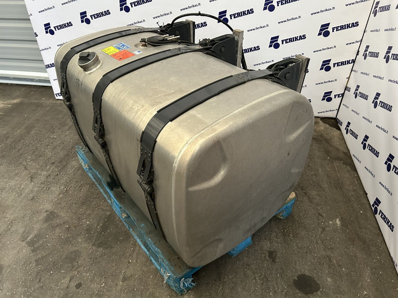 Scania 525L complete fuel tank with fuel optimiser brackets 700x725x124 - Serbatori i karburantit për Kamioni: foto 3 Scania 525L complete fuel tank with fuel optimiser brackets 700x725x124 - Serbatori i karburantit për Kamioni: foto 3