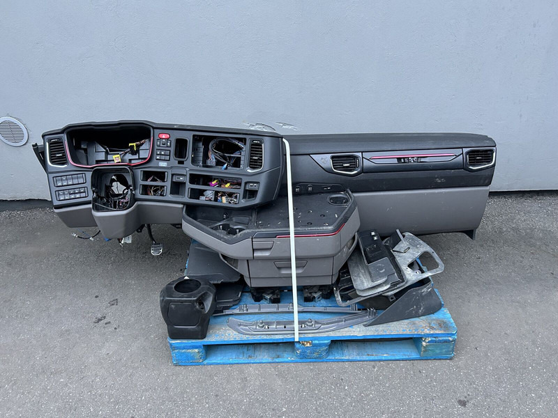 Scania complete dashboard - Parakolp për Kamioni: foto 1 Scania complete dashboard - Parakolp për Kamioni: foto 1