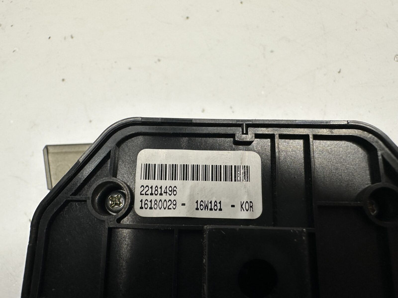 Volvo lights control panel - Paneli i aparateve për Kamioni: foto 4 Volvo lights control panel - Paneli i aparateve për Kamioni: foto 4