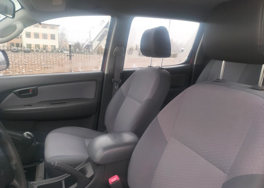 Toyota Hilux 2.5D 4x4, straż, strażacki, pożarniczy - Pick up: foto 5 Toyota Hilux 2.5D 4x4, straż, strażacki, pożarniczy - Pick up: foto 5