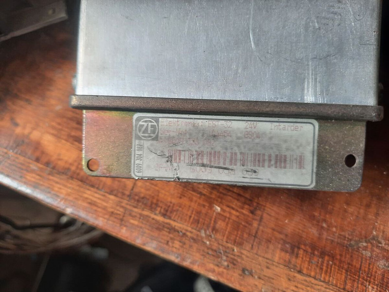 Bosch Bader 0504.1.A00 EST-32 - ECU: foto 3 Bosch Bader 0504.1.A00 EST-32 - ECU: foto 3