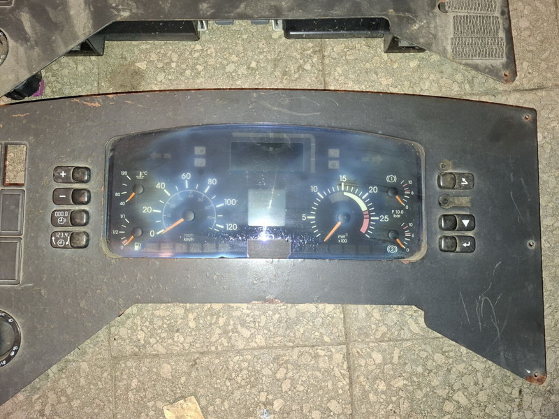 MAN DAF/ NEOPLAN. Mersedes. Iveko - Paneli i aparateve: foto 4 MAN DAF/ NEOPLAN. Mersedes. Iveko - Paneli i aparateve: foto 4