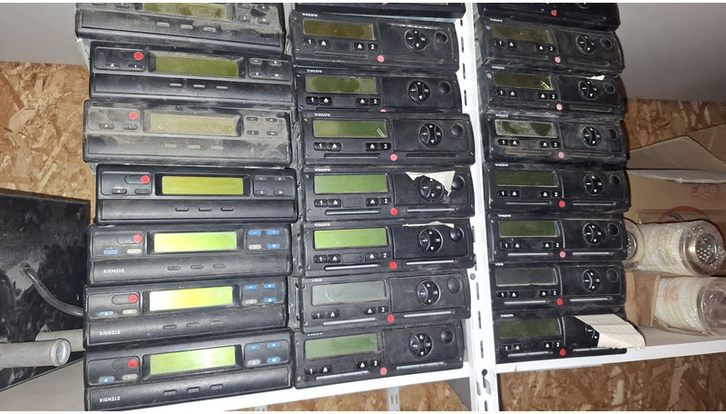 Volvo Video system x-dmr 8 R8 Compact RJ45 - Sistemi elektrik: foto 1 Volvo Video system x-dmr 8 R8 Compact RJ45 - Sistemi elektrik: foto 1