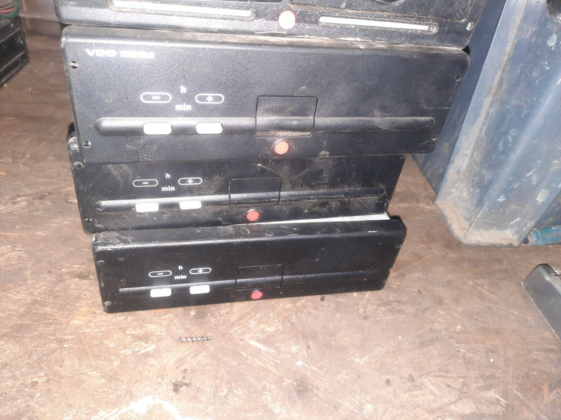 Volvo Video system x-dmr 8 R8 Compact RJ45 - Sistemi elektrik: foto 5 Volvo Video system x-dmr 8 R8 Compact RJ45 - Sistemi elektrik: foto 5