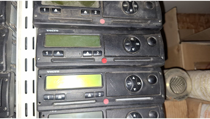 Volvo Video system x-dmr 8 R8 Compact RJ45 - Sistemi elektrik: foto 2 Volvo Video system x-dmr 8 R8 Compact RJ45 - Sistemi elektrik: foto 2