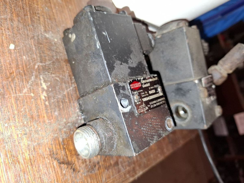 Volvo ZFLS / Herion - Cilindri hidraulik: foto 2 Volvo ZFLS / Herion - Cilindri hidraulik: foto 2