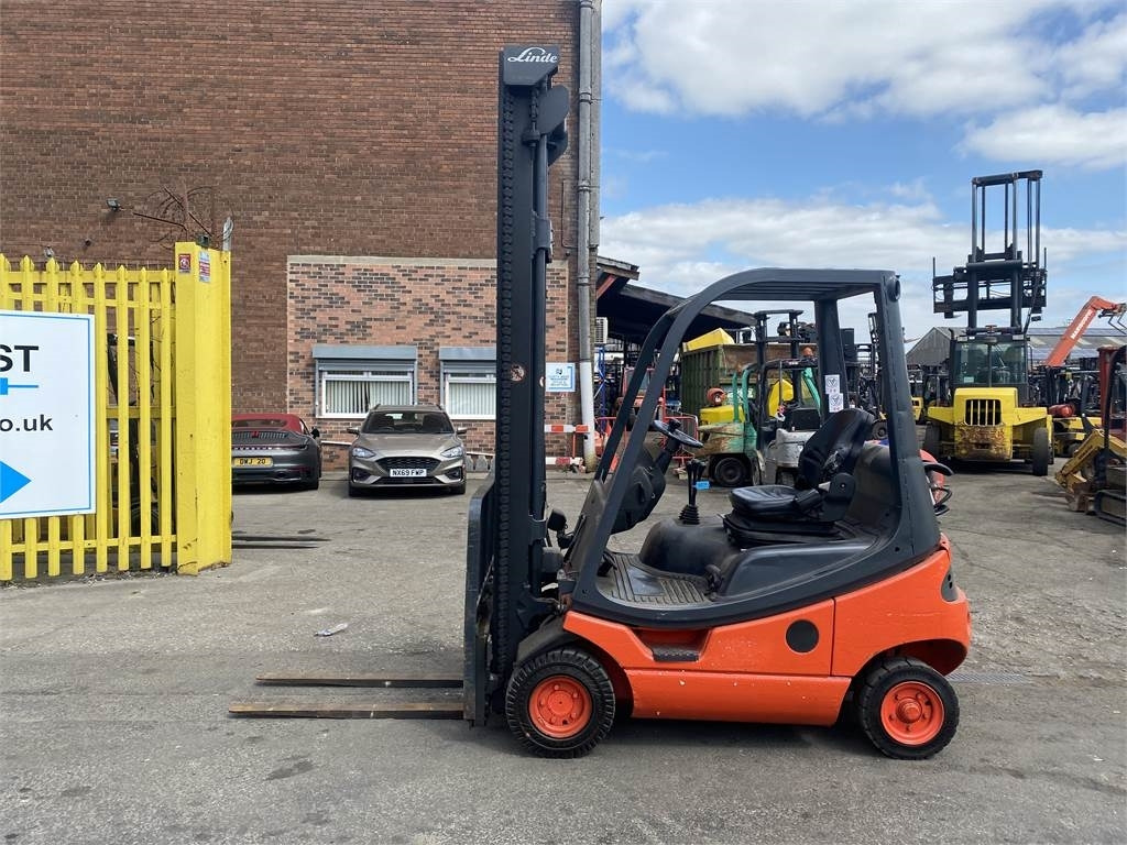 Linde H16T-03 - Pirun më gaz: foto 1 Linde H16T-03 - Pirun më gaz: foto 1