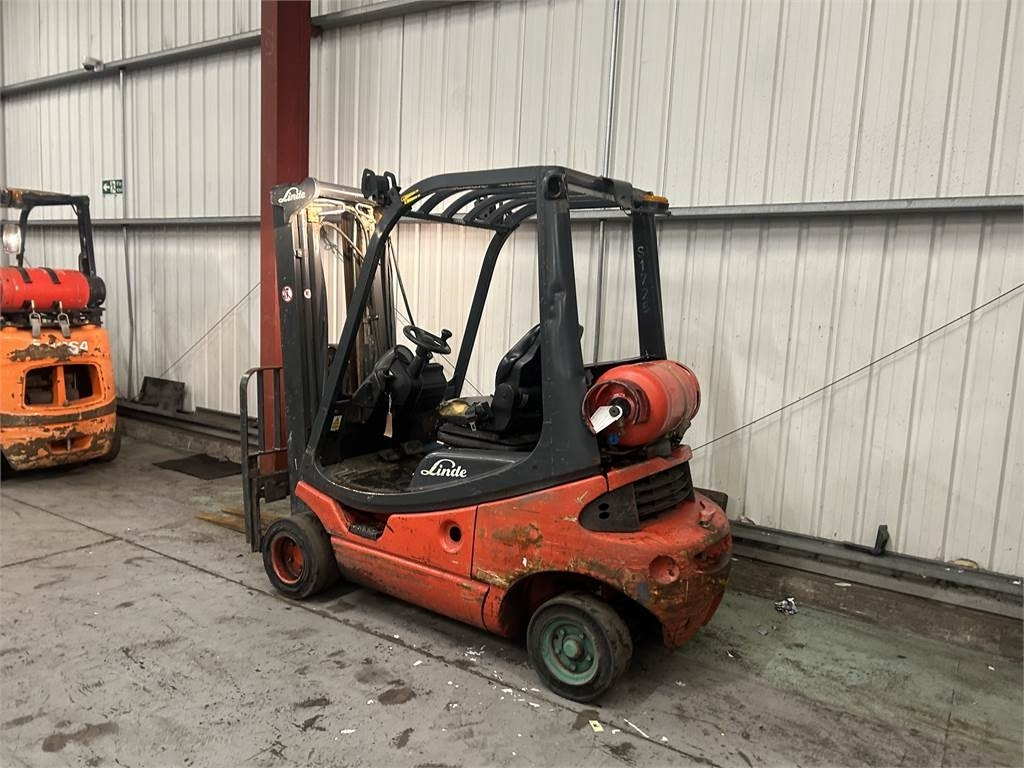 Linde H20T-03 - Pirun më gaz: foto 3 Linde H20T-03 - Pirun më gaz: foto 3