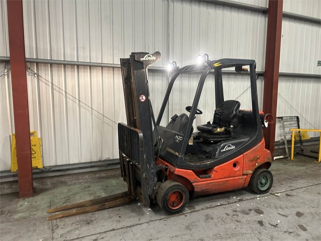 Linde H20T-03 - Pirun më gaz: foto 2 Linde H20T-03 - Pirun më gaz: foto 2